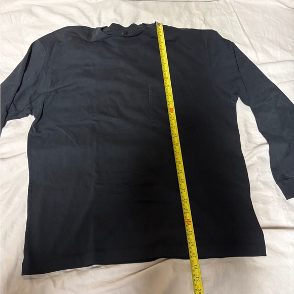 Uniqlo Men's Dark Long Sleeve Tee - Picture 4 of 5